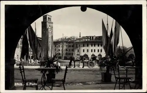 Ak Riva del Garda Trentino, Il Porto, Kutsche