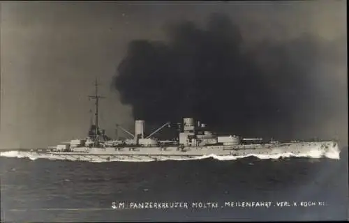 Foto Ak Deutsches Kriegsschiff, SMS Panzerkreuzer Moltke auf Meilenfahrt, Kaiserliche Marine