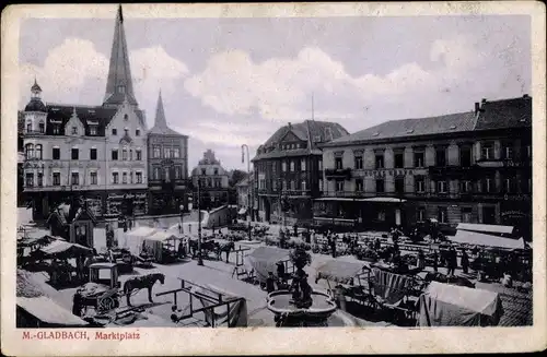 Ak Mönchengladbach am Niederrhein, Marktplatz, Marktstände, Brunnen, Hotel