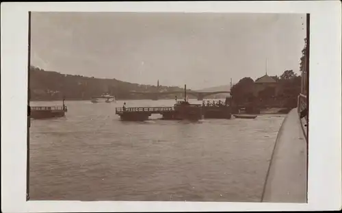 Foto Ak Koblenz am Rhein, Flusspartie mit Schiffbrücke