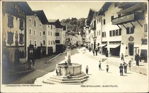 Ak Berchtesgaden in Oberbayern, Marktplatz, Löwenbrunnen