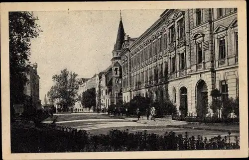 Ak Celje Cilli Slowenien, Stadtansicht, Passanten