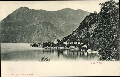 Ak Varenna Lombardia, Blick auf den Ort, Berge