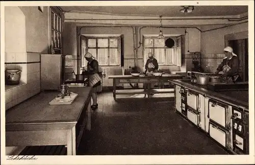 Ak Neudietendorf Nesse Apfelstädt Thüringen, Blick in die Lehrküche, Erdmuth Dorotheenschule