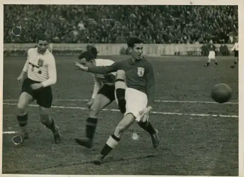 Foto Berlin Charlottenburg Westend, Fußballspiel Blau Weiss Berlin gegen Wien 1942, Goede, Krause
