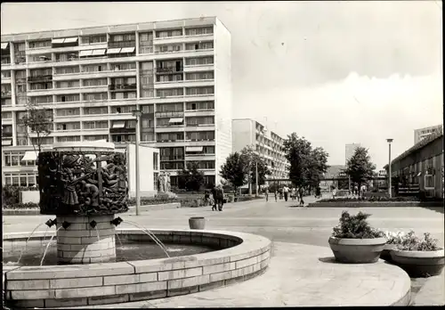 Ak Halle Neustadt, Alchemistenbrunnen, 2. Wohnkomplex, Block 461