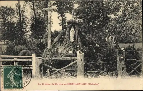 Ak Le Mesnil Mauger Calvados, La Grotte et le Calvaire