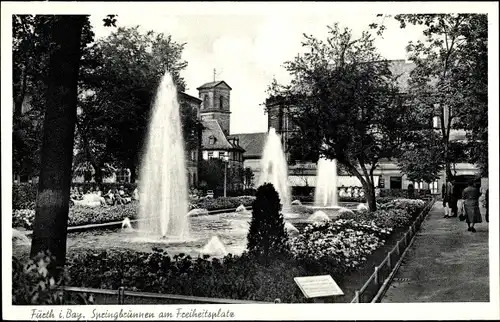 Ak Fürth in Mittelfranken Bayern, Springbrunnen am Freiheitsplatz