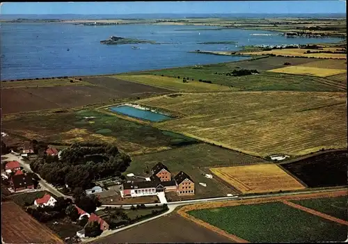 Ak Albertsdorf auf Fehmarn, Ev. Familienfreizeitheim Martini, Fliegeraufnahme