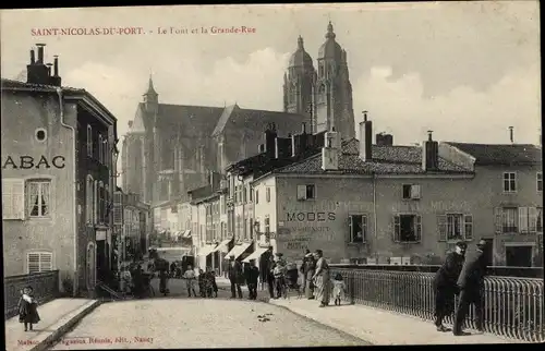 Ak Saint Nicolas du Port Meurthe et Moselle, le Pont et la Grande Rue, Église