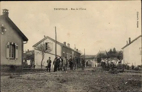 Ak Tronville Meurthe et Moselle, Route de l'Usine