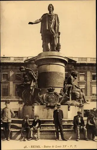 Ak Reims Marne, Statue de Louis XV