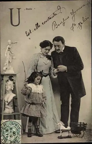 Ak Familienbild, Eltern, Mädchen, Spielzeuge, U, Dada