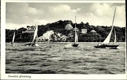 Ak Glücksburg an der Ostsee, Vor der Rosenterrasse, Segelboote