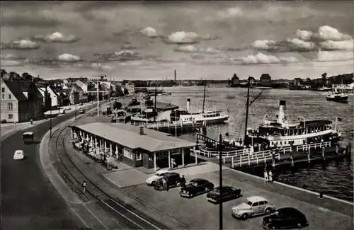 Ak Flensburg in Schleswig Holstein, Fördebrücke, Schiffsanleger