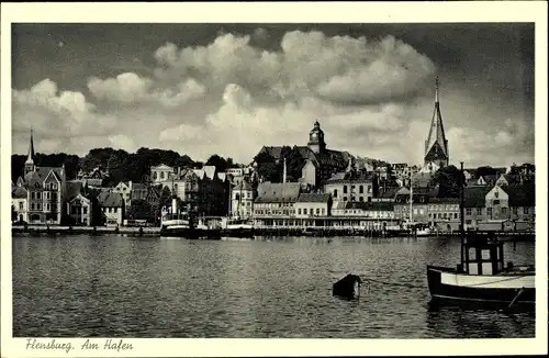 Ak Flensburg, Partie am Hafen, Blick auf die Stadt