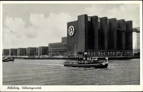 Ak Wolfsburg in Niedersachsen, Blick auf das Volkswagenwerk, VW, Boot