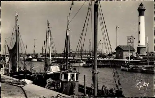 Ak Ouistreham Calvados, Le Port, Le Phare