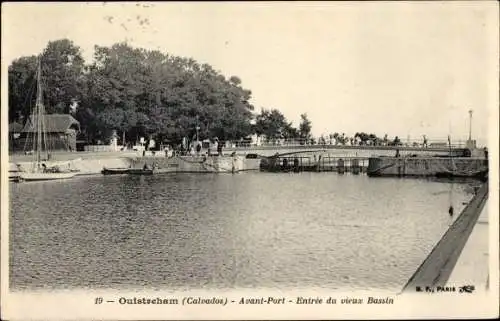 Ak Ouistreham Calvados, Avant Port, Entree du Vieux Bassin