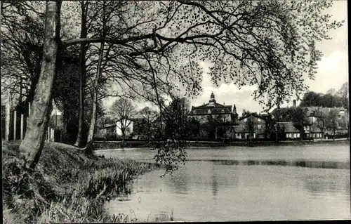 Ak Reinfeld in Schleswig Holstein, Blick auf das Rathaus, Neuhöfer Teich