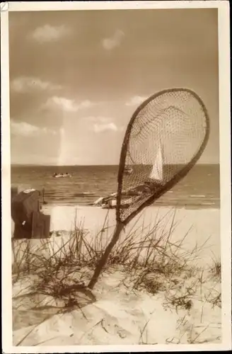 Ak Scharbeutz in Ostholstein, Strandpartie, Seesteg, Segelboot, Fischernetz