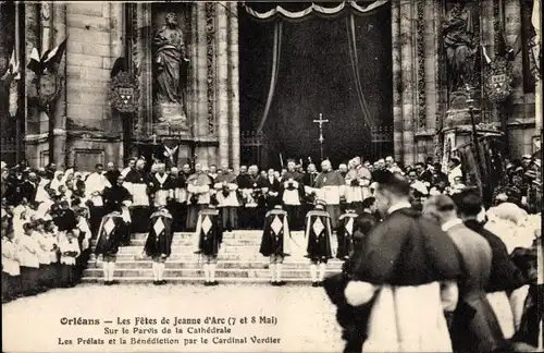 Ak Orléans Loiret, Les Fetes de Jeanne d'Arc, Sur le Parvis de la Cathedrale