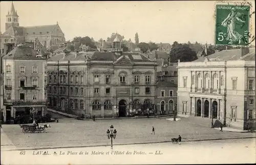 Ak Laval Mayenne, La Place de la Mairie et l'Hotel des Postes