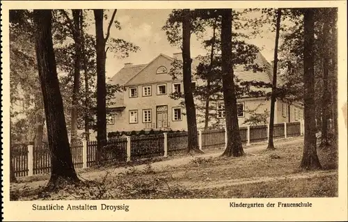 Ak Droyßig im Burgenlandkreis, Staatl. Anstalten, Kindergarten der Frauenschule