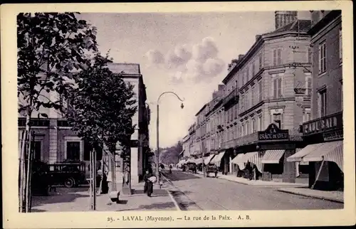 Ak Laval Mayenne, La Rue de la Paix
