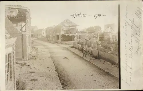 Foto Ak Herlies Nord, Straße, Gebäuderuinen 1915, Kriegszerstörung I. WK