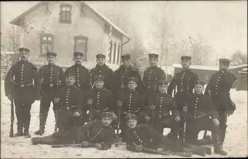 Foto Ak Deutsche Soldaten in Uniformen, Gruppenbild