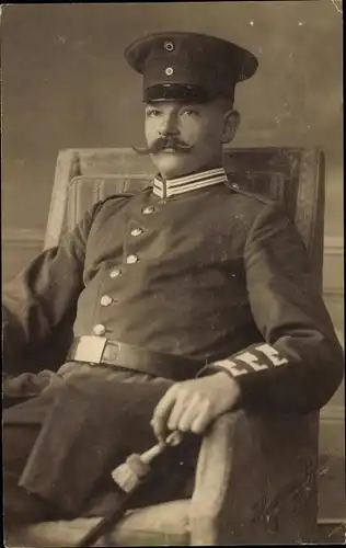 Foto Ak Deutscher Soldat in Uniform, Portrait