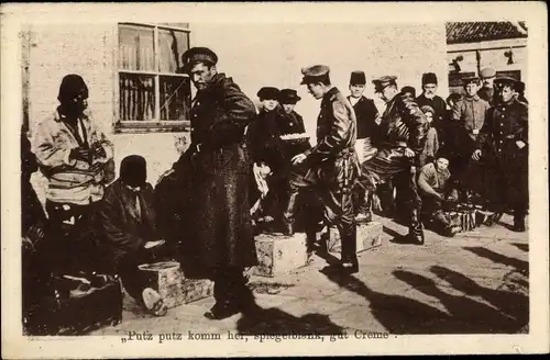 Ak Schuhputzer, Deutsche Soldaten, Straßenpartie