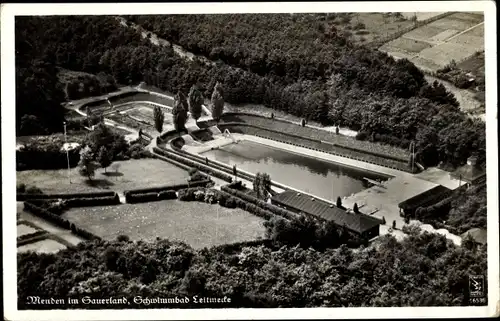 Ak Menden im Sauerland, Schwimmbad Leitmecke, Klinke Luftbild 16536