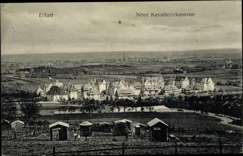 Ak Erfurt in Thüringen, Neue Kavalleriekaserne, Panorama