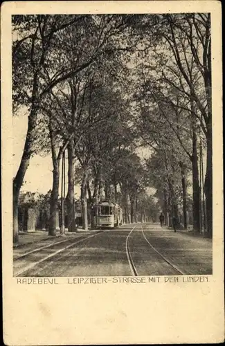 Ak Radebeul Sachsen, Leipziger Straße mit den Linden, Tram