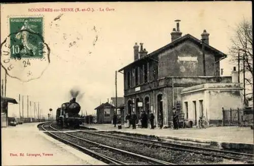 Ak Bonnières-sur-Seine Yvelines, La Gare, Eisenbahn