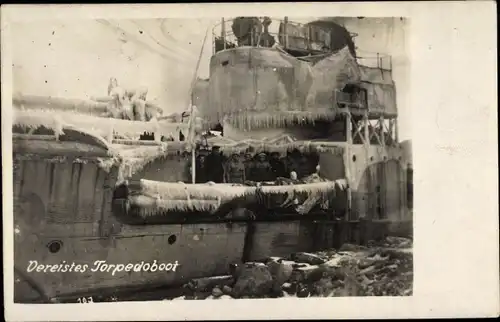 Foto Ak Deutsches Kriegsschiff, Torpedoboot, vereist, Seeleute