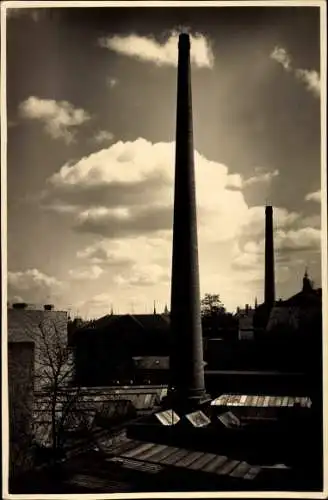 Foto Romantisierte Industrie, Blick aus einem Privatfenster, Platte