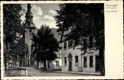 Ak Beverungen an der Weser, Partie an der Kirche, Rathaus, Brunnen