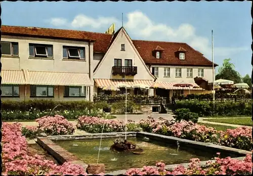 Ak Elfershausen in Unterfranken, Gästehaus Ullrich, Gartenanlagen, Springbrunnen