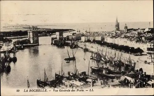 Ak La Rochelle Charente Maritime, vue générale des Ports