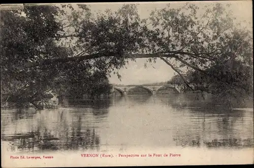Ak Vernon Eure, vue sur le Pont de Pierre