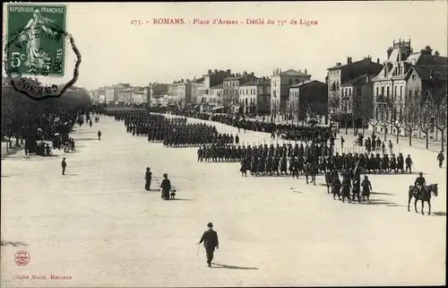 Ak Romans Drôme, Place d'Armes, Defile du 75 de Ligne