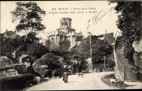 Ak Royat Puy de Dôme, Route de la Vallee, L'Eglise fortifiee
