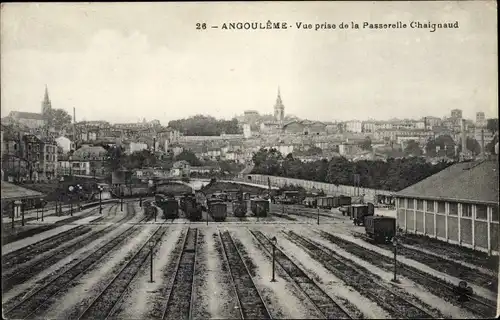 Ak Angoulême Charente, Vue prise de la Passerelle Chaignaud