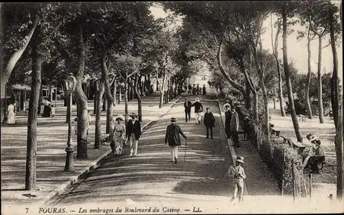 Ak Fouras Charente Maritime, Les ombrages du Boulevard du Casino