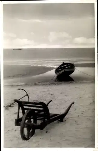 Ak Scharbeutz in Ostholstein, Strand, Boot, Schubkarren