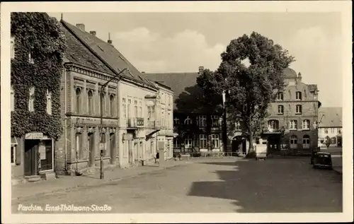 Ak Parchim, Blick auf die Ernst Thälmann Strasse