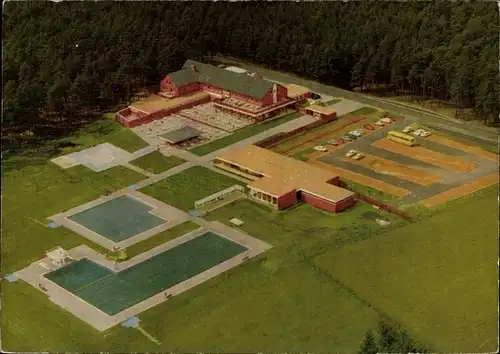 Ak Müden an der Örtze Faßberg Lüneburger Heide, Luftbild vom Waldschwimmbad